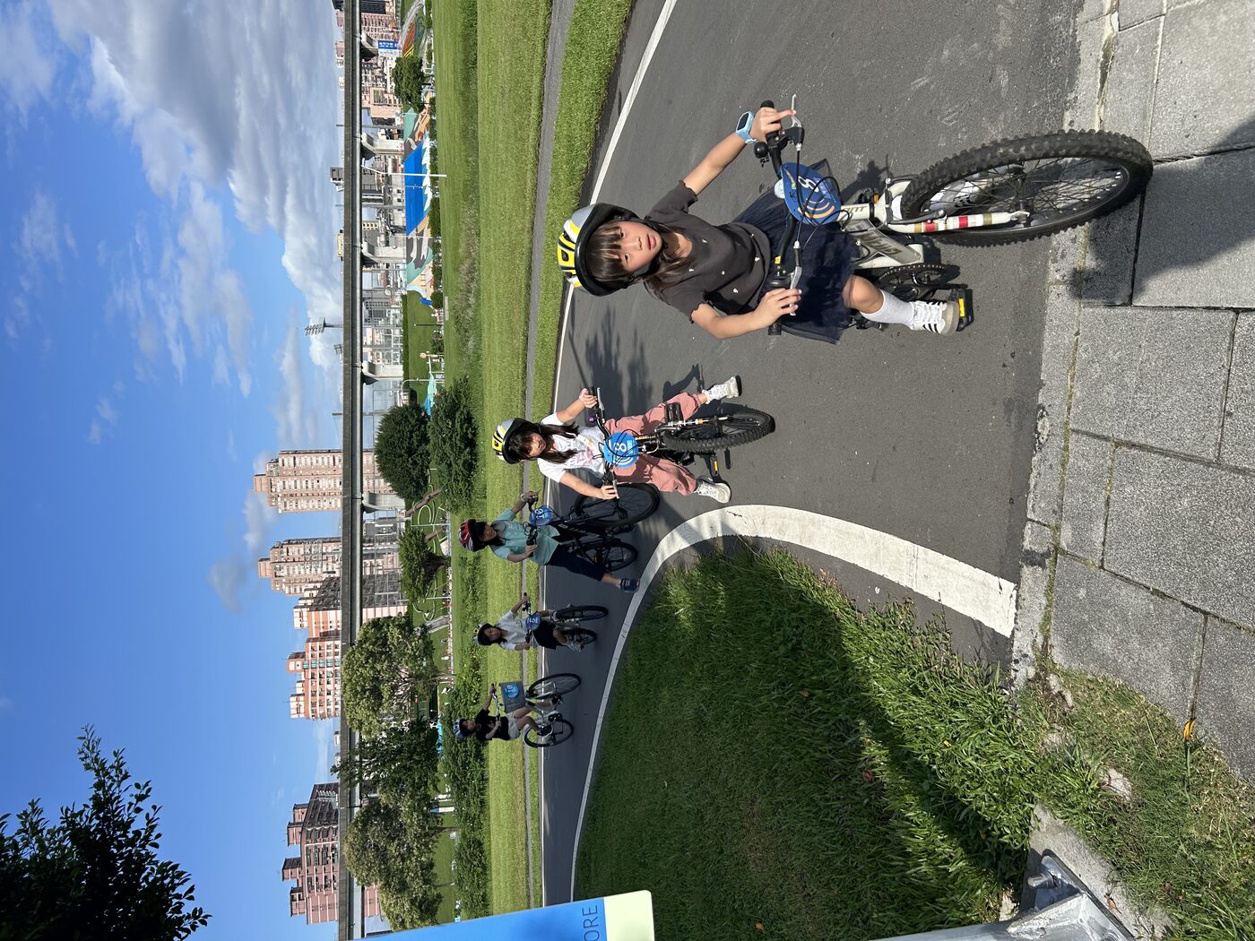 河濱騎車